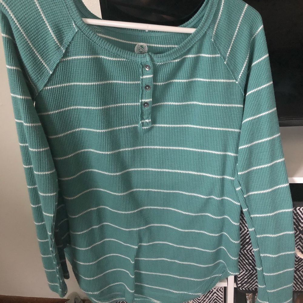 Long sleeved shirt.